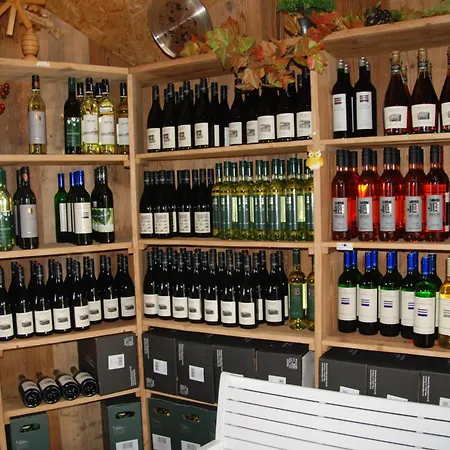 مكان تخييم Weinberg-panorama- Sankt Andra-Hoch